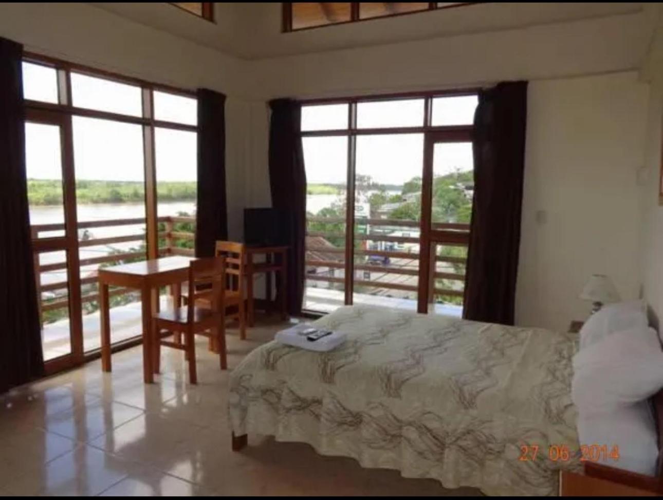 Hostal El Puerto Yurimaguas Buitenkant foto