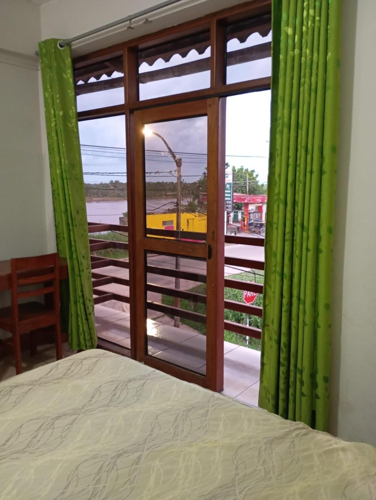 Hostal El Puerto Yurimaguas Buitenkant foto