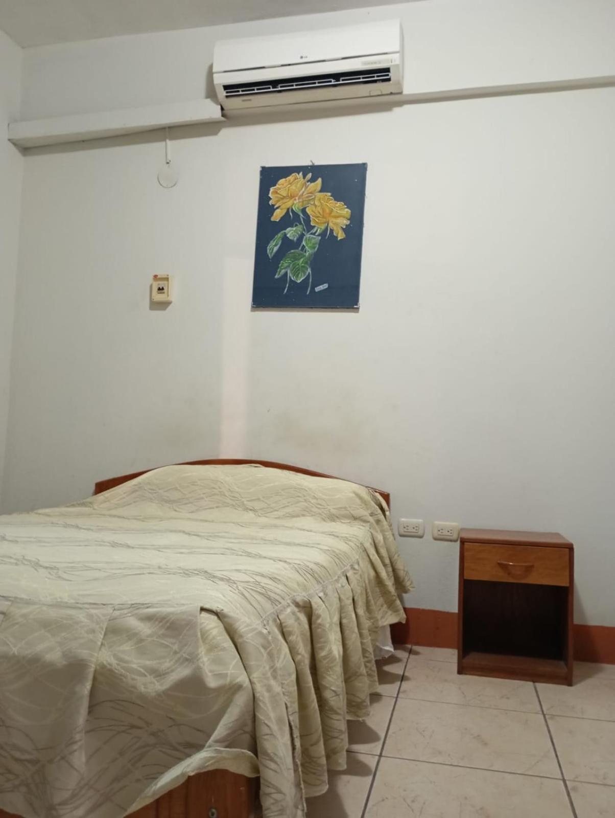 Hostal El Puerto Yurimaguas Buitenkant foto