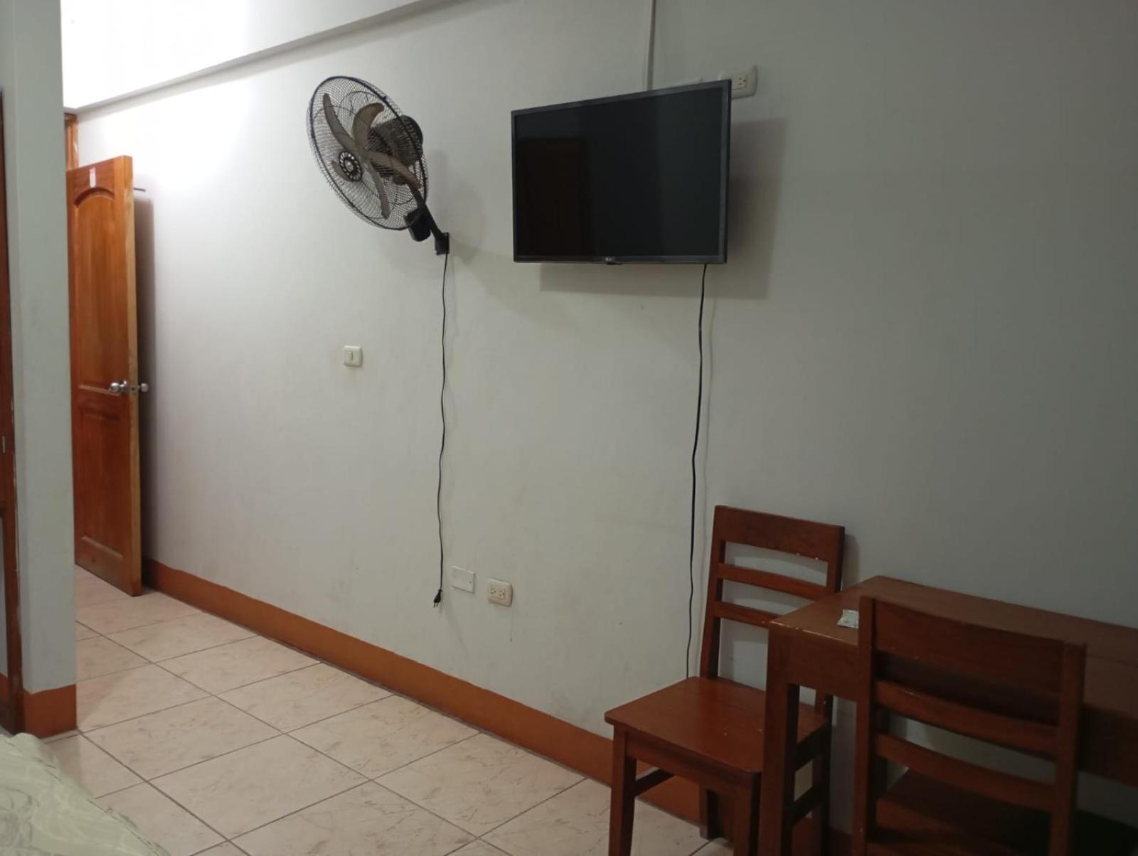 Hostal El Puerto Yurimaguas Buitenkant foto