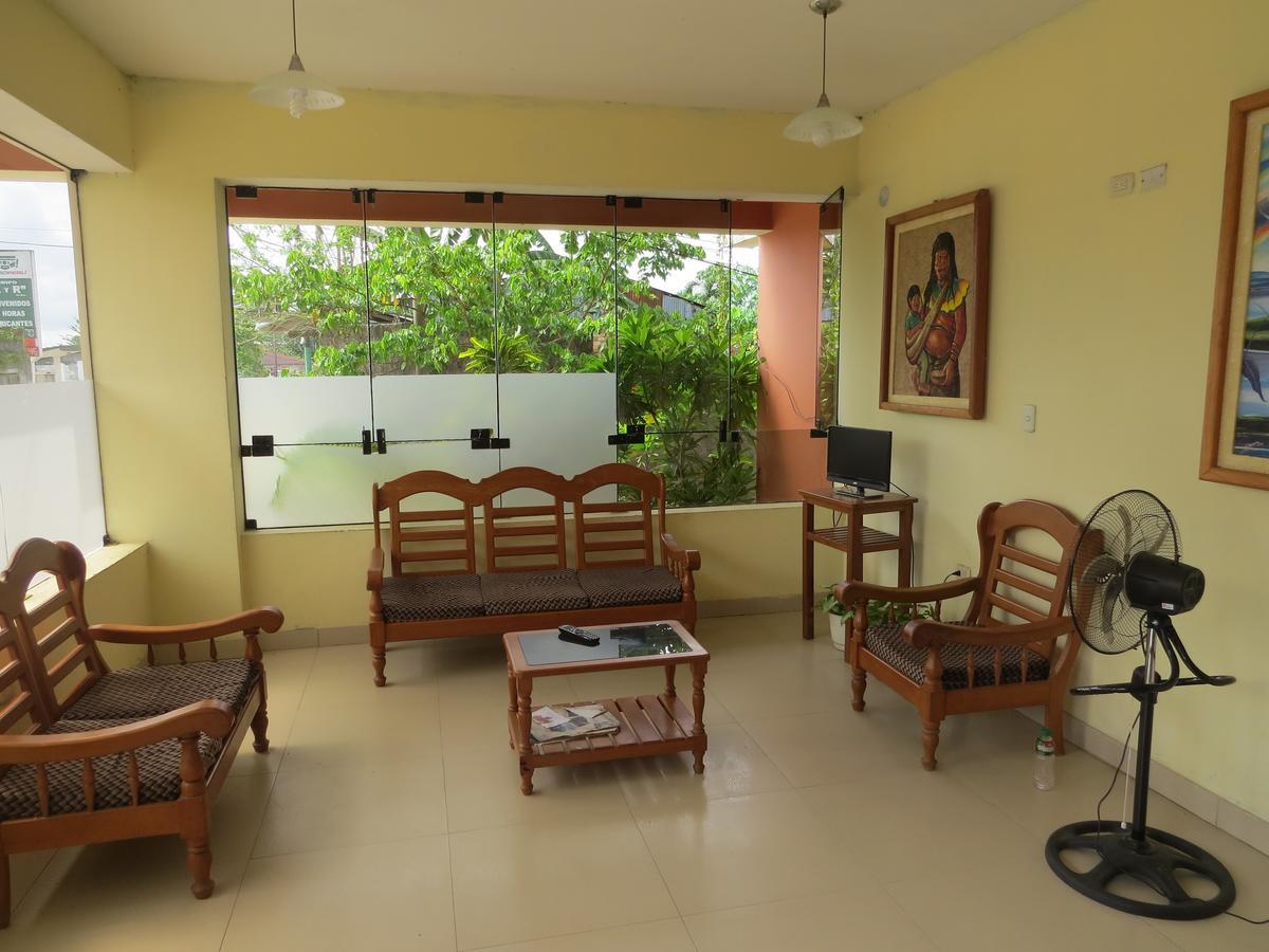Hostal El Puerto Yurimaguas Buitenkant foto